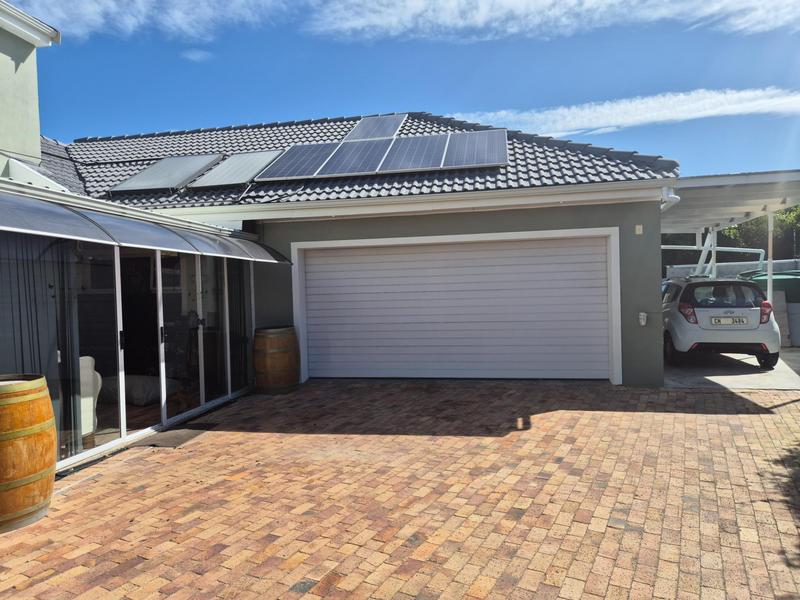 4 Bedroom Property for Sale in Kleinbaai Western Cape